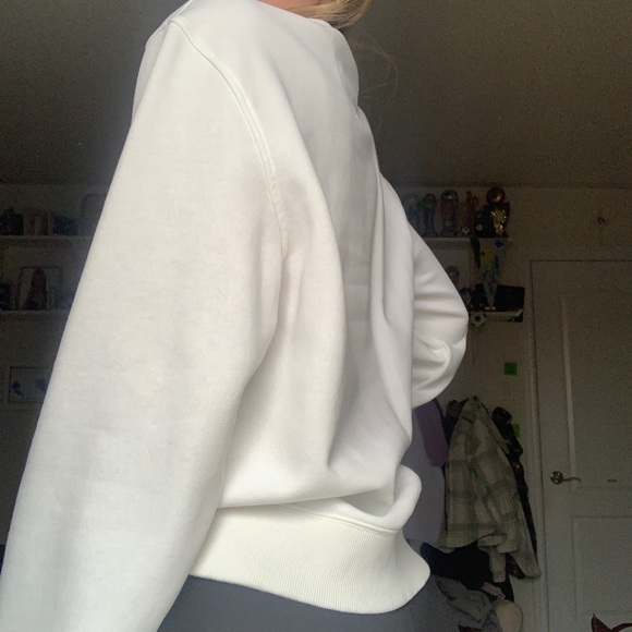 Tommy Sweatshirt! - Picture 2 of 3